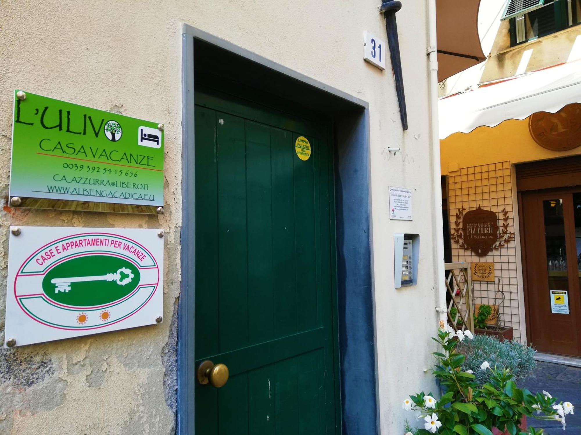 Casa Vacanza L'Ulivo ألبينغا المظهر الخارجي الصورة